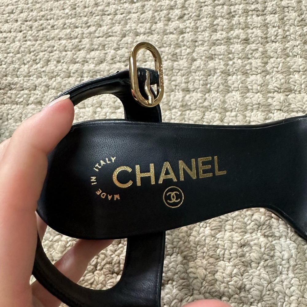Chanel 2022 collection black leather sandal Bow Tie heels - Picture 2 of 8